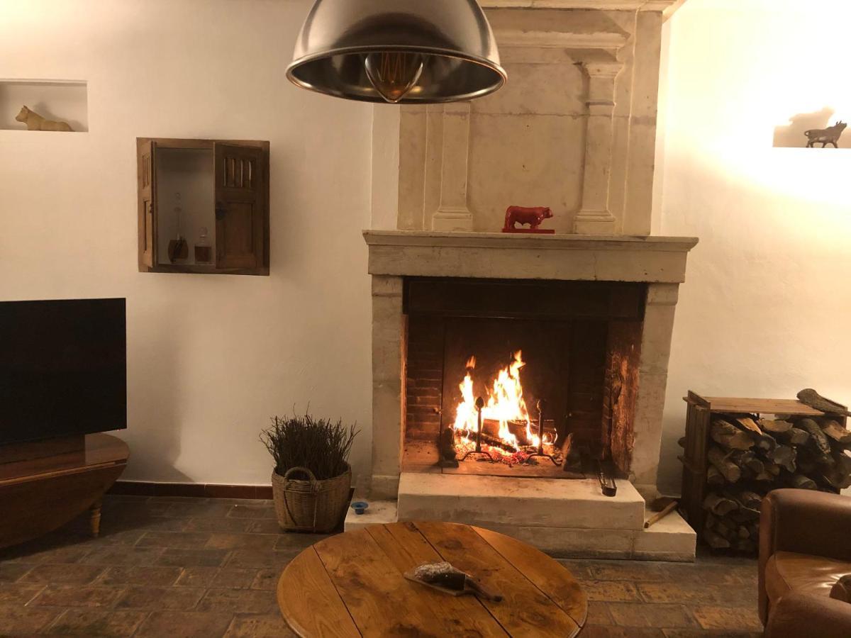 Le Mas De Trevouse Saint-Saturnin-les-Avignon ภายนอก รูปภาพ