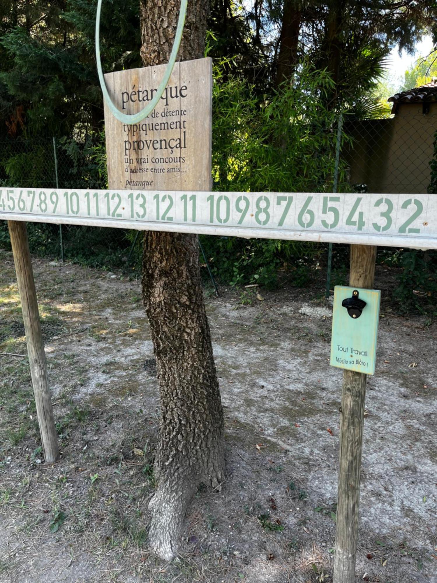 Le Mas De Trevouse Saint-Saturnin-les-Avignon ภายนอก รูปภาพ