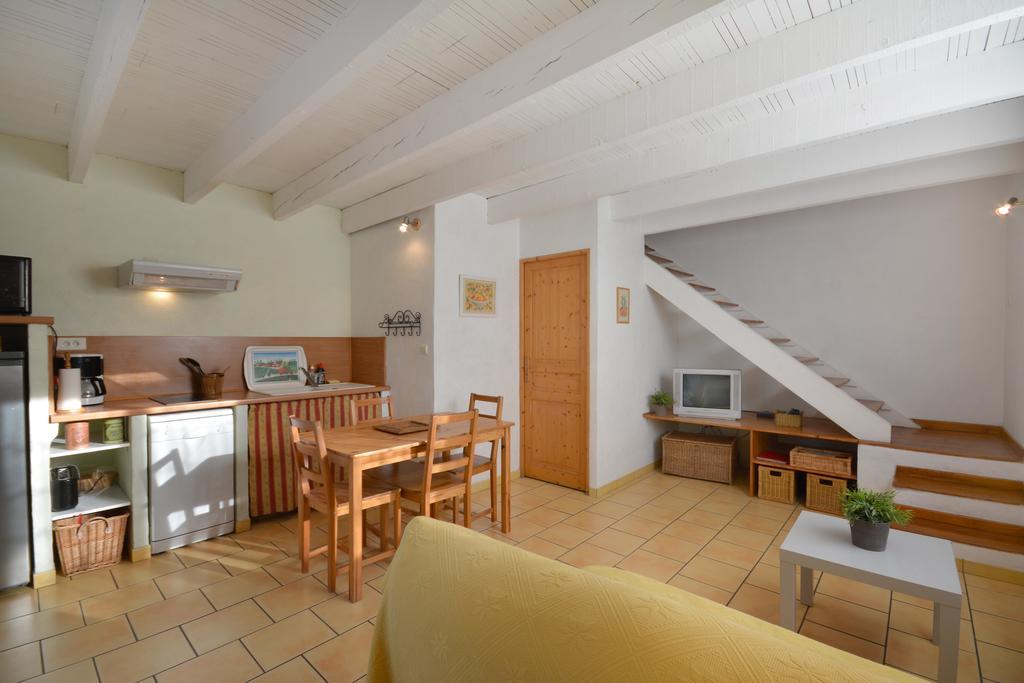 Le Mas De Trevouse Saint-Saturnin-les-Avignon ภายนอก รูปภาพ