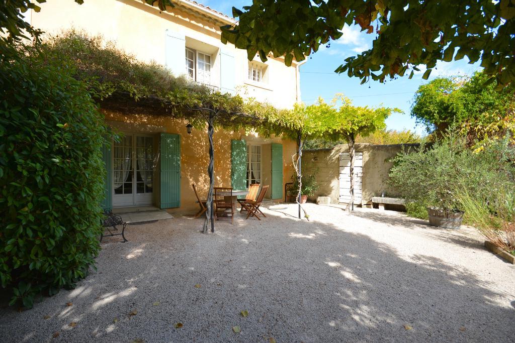 Le Mas De Trevouse Saint-Saturnin-les-Avignon ภายนอก รูปภาพ