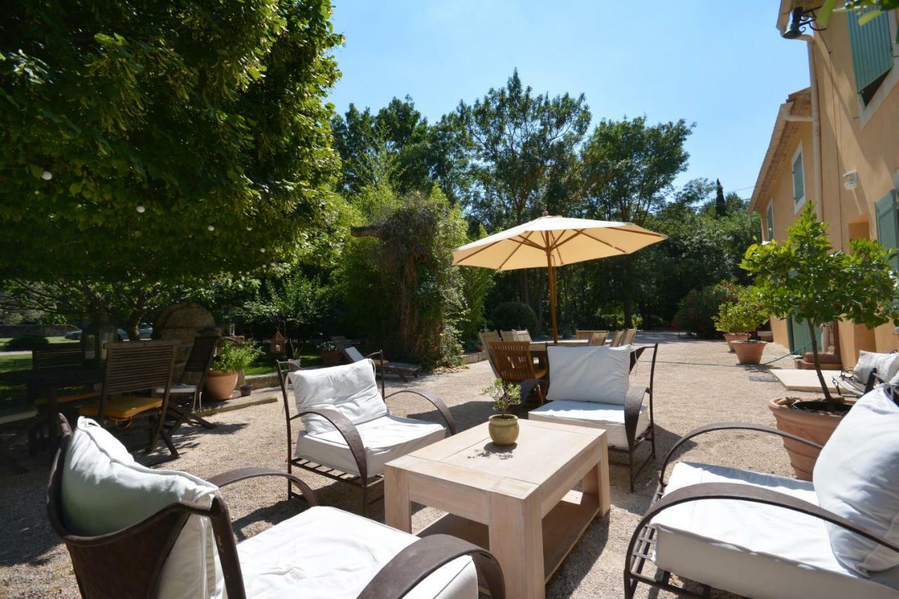 Le Mas De Trevouse Saint-Saturnin-les-Avignon ภายนอก รูปภาพ